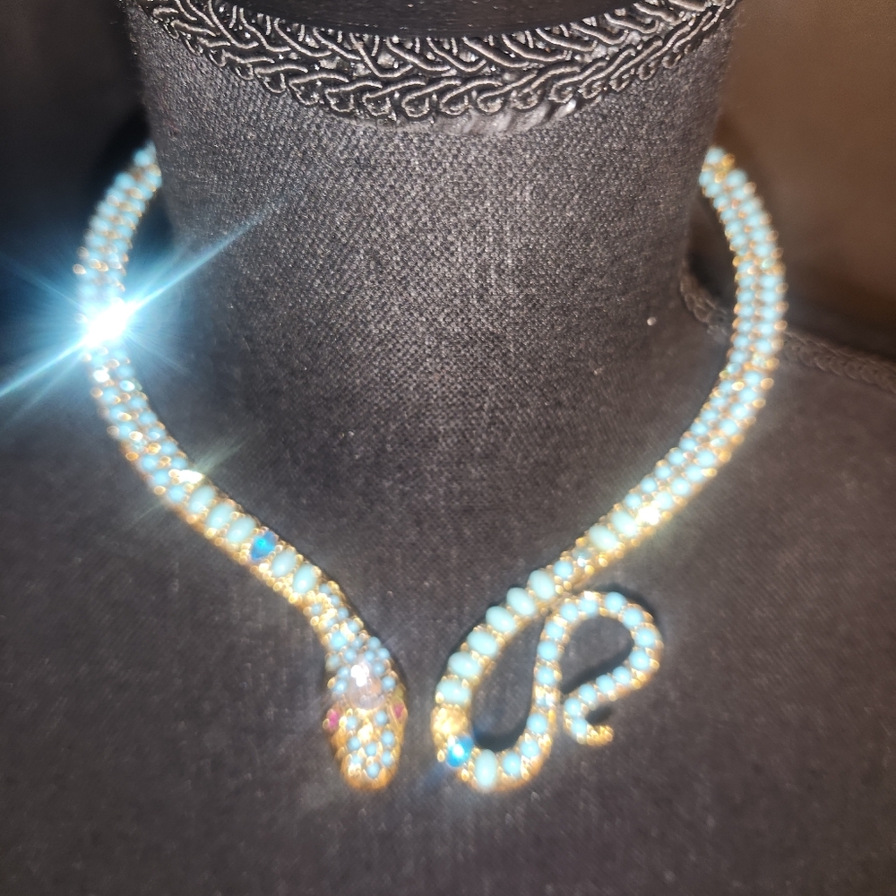 Unique snake design gold and turquoise embellished necklace - Picture 3 of 11